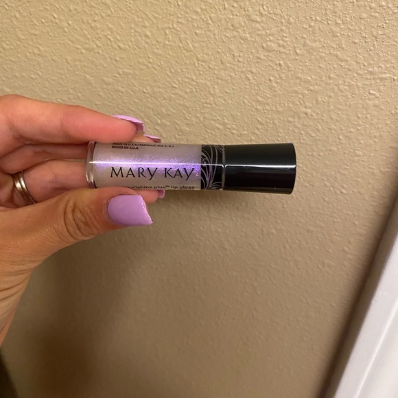 Mary Kay Lipgloss - Picture 2 of 2